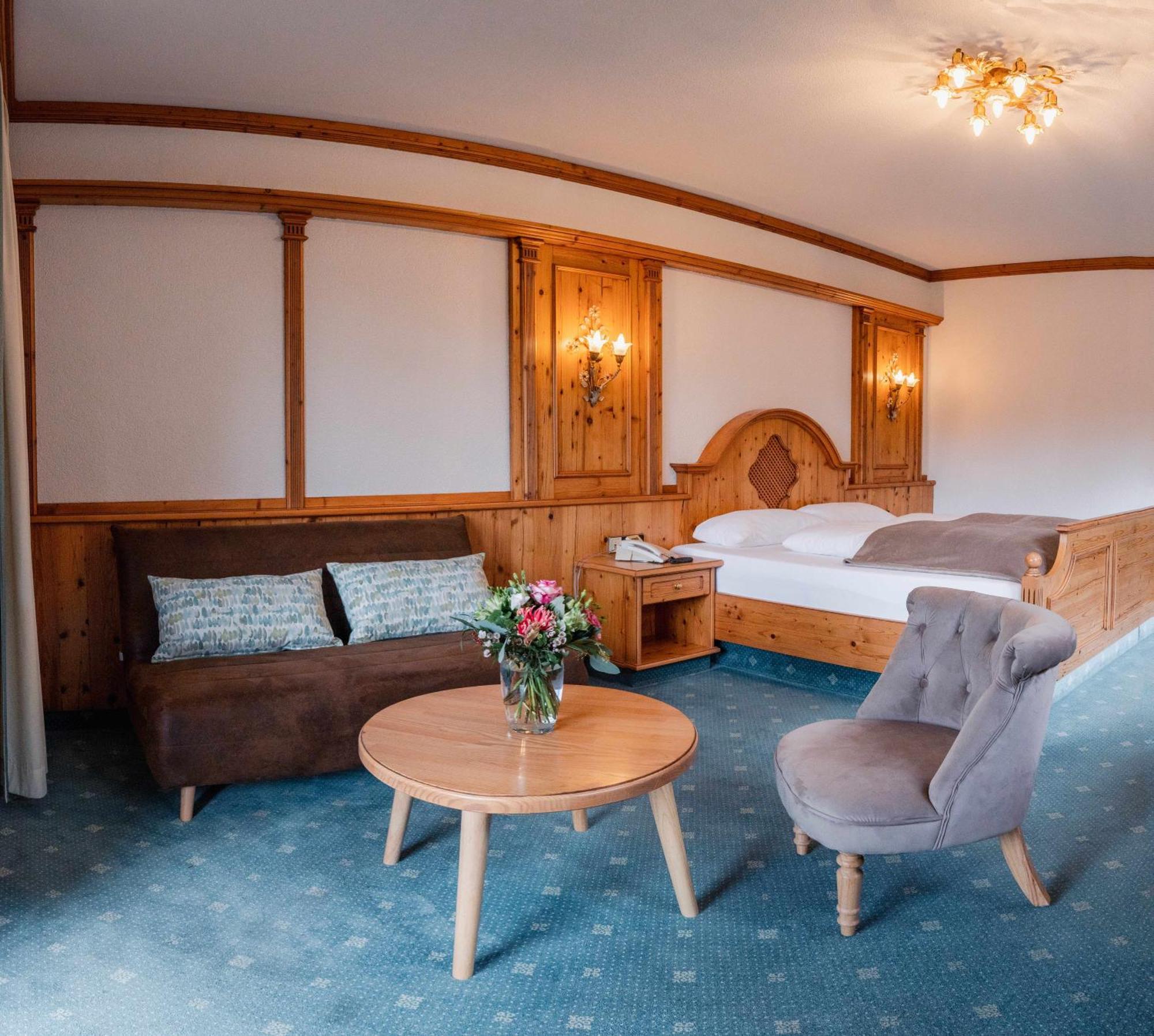 Hotel-Restaurant Kreuzberghof Tagungs- Und Veranstaltungshotel Tiefenbach  ภายนอก รูปภาพ