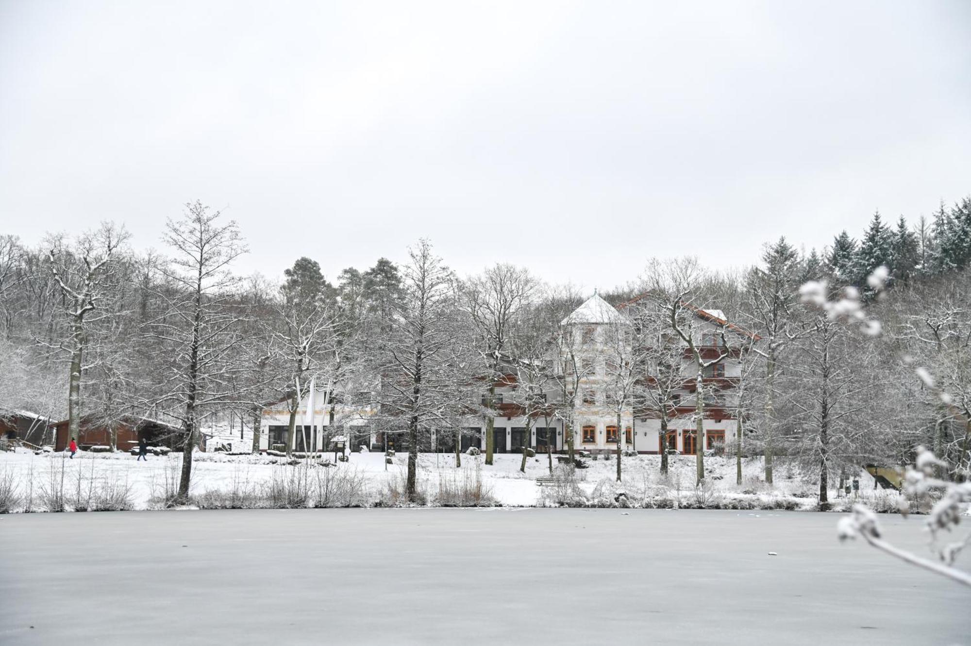 Hotel-Restaurant Kreuzberghof Tagungs- Und Veranstaltungshotel Tiefenbach  ภายนอก รูปภาพ