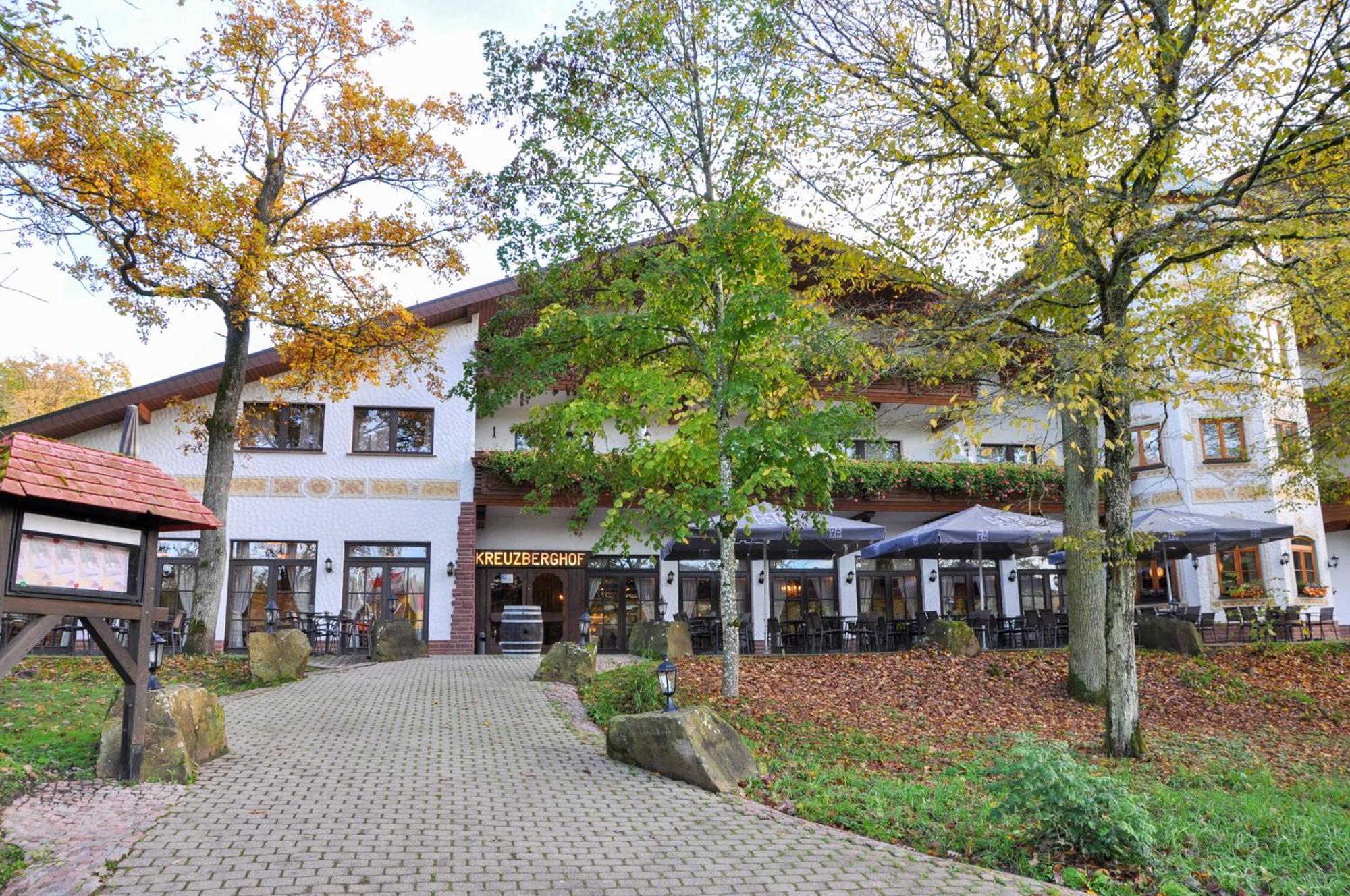 Hotel-Restaurant Kreuzberghof Tagungs- Und Veranstaltungshotel Tiefenbach  ภายนอก รูปภาพ